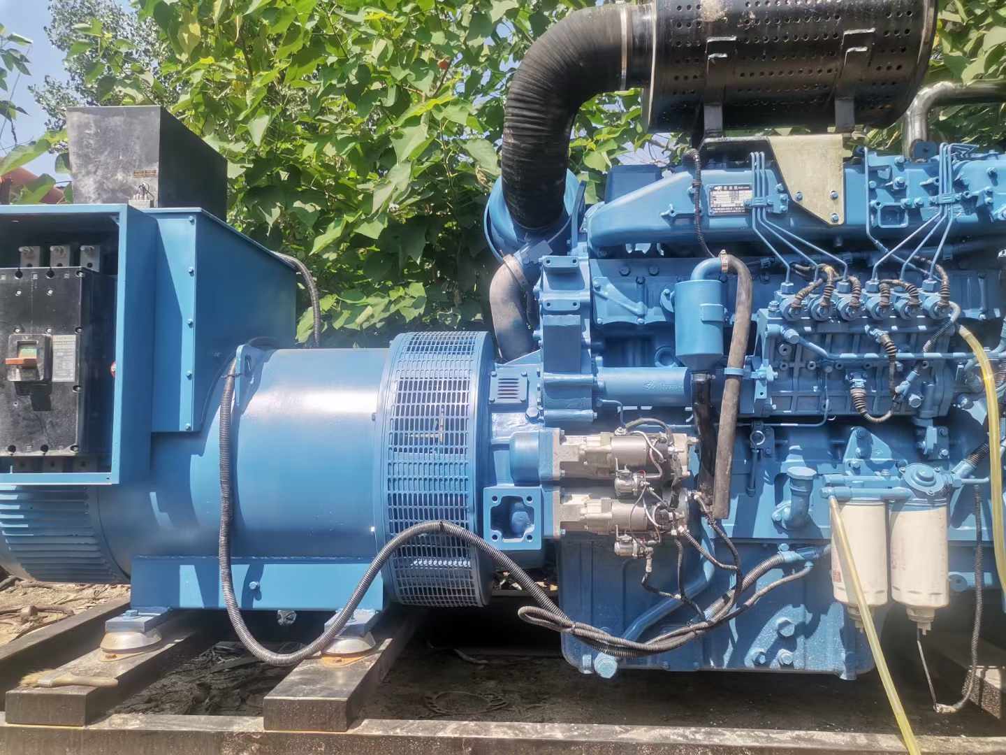 爱辉详细说明降低 800kW 柴油发电机输出电流波动的方法